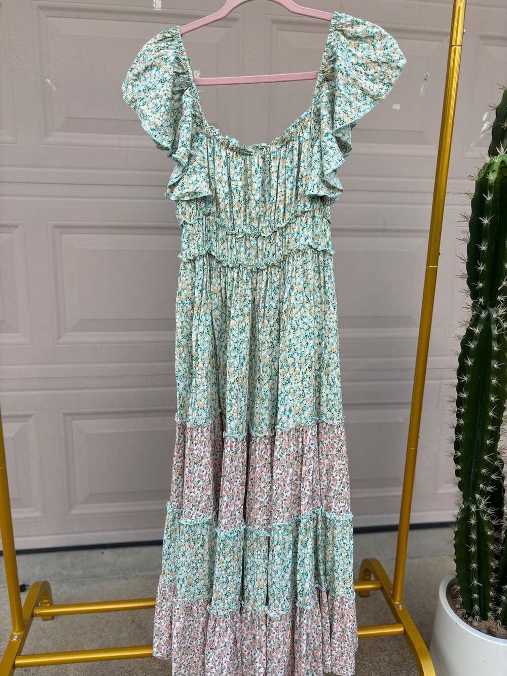 Easel Los Angeles Tiered Floral women’s Midi dress with Ruffle Sleeves boho chic